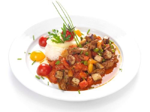 Beef- tenderloin stripes Budapest style „lecsó” (mixed vegetable stew), mushroom, green pea, duck liver, steamed jasmine rice